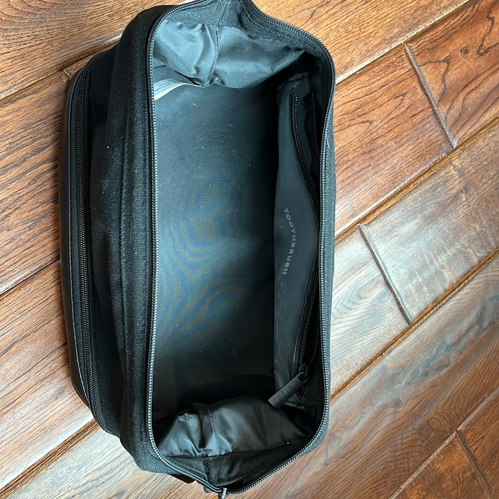 Black Beis Bundle, Convertible Weekender bag and Weekender Mini, &Cosmetic pouch - Picture 11 of 16
